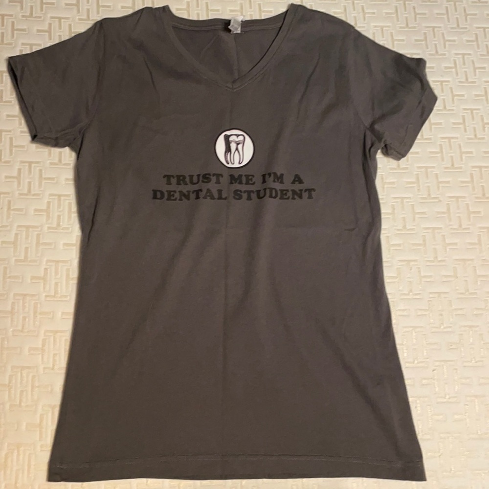 Trust Me I’m a Dental Student grey t-shirt size M